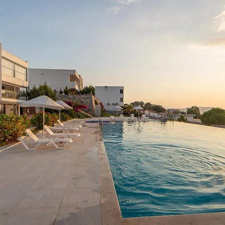 Apartment Vacation Flat W Pool Garden In Bodrum